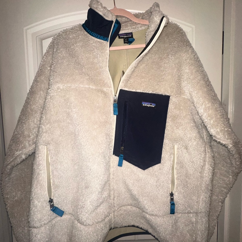 Patagonia Beige and Dark Blue Fleece Jacket